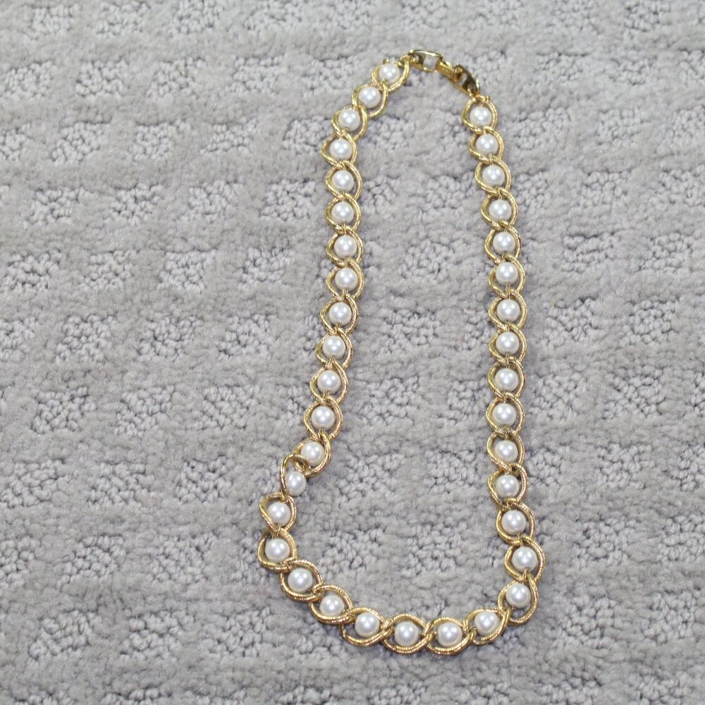 Vntg 80's Napier 18" Bold Simulated Pearl in Gold Tone Links Necklace Signed - Picture 1 of 3